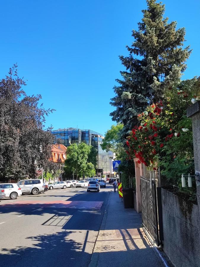 Studio Apartmani L'Art Zagreb Luaran gambar